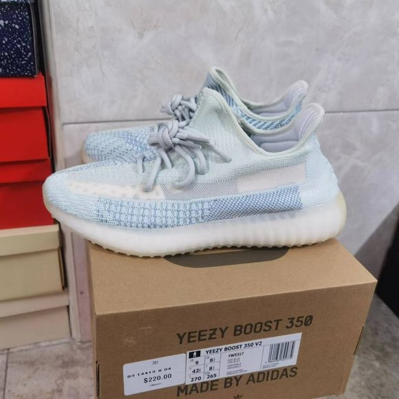 Size 9.5 - adidas Yeezy Boost 350 V2 Cloud White Reflective - Picture 4 of 8